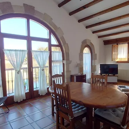 Guest house La Fuentona De 3*