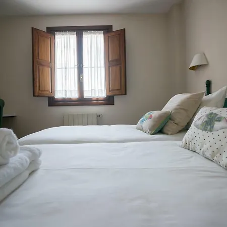Guest house La Fuentona De 3*